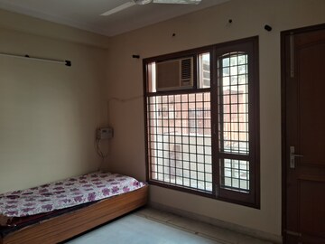 Room in 3.5 BHK Builder Floor at Sector 47 – for Rent