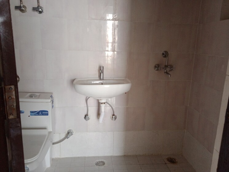 Bathroom, advitya-homes 1 Bedroom 375 Sq.Ft. Apartment In Sector 143 Faridabad 9476436