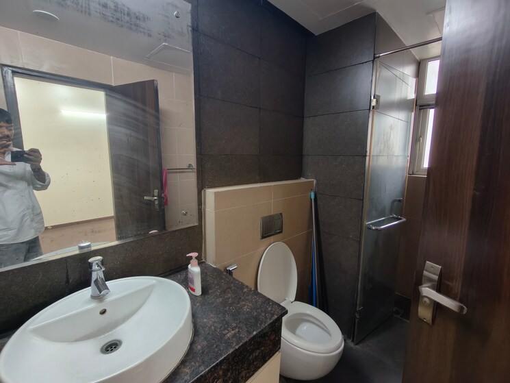 Bathroom, paras-irene 3 Bedroom 1830 Sq.Ft. Apartment In Sector 70a Gurgaon 9476382