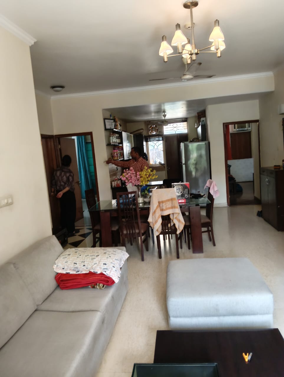3 BHK + Servant Room Apartment For Rent in Unitech Escape