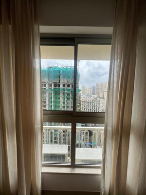 Room in 2 BHK Apartment at Hiranandani Highland, Powai – for Rent