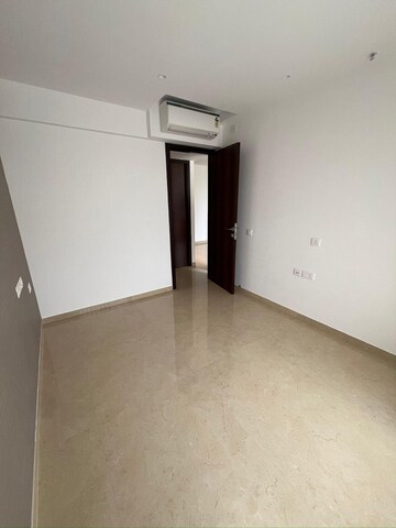 Room in 2 BHK Apartment at Hiranandani Highland, Powai – for Rent