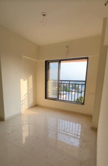 Room in 1 BHK Apartment at Thane East – for Sale