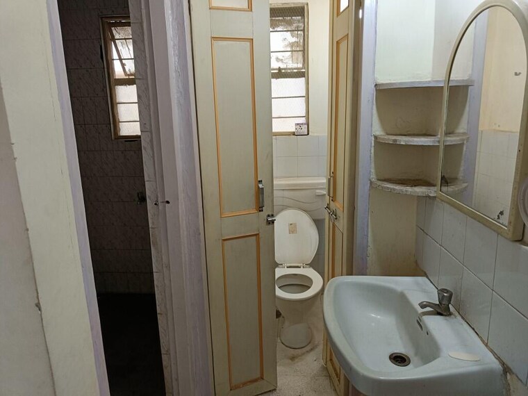 Bathroom, kothrud 2 Bedroom 900 Sq.Ft. Apartment In Kothrud Pune 9476451