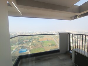 Furnished Amenities in 2 BHK Apartment at M3M Skywalk, Sector 74 – for Rent