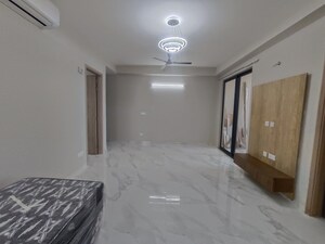 Room in 2 BHK Apartment at M3M Skywalk, Sector 74 – for Rent