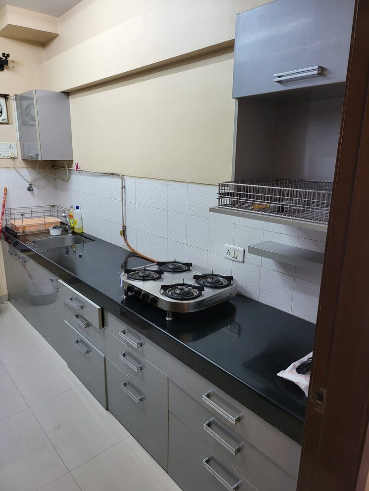 Kitchen, oberoi-springs 3 Bedroom 1250 Sq.Ft. Apartment In Andheri West Mumbai 9476494