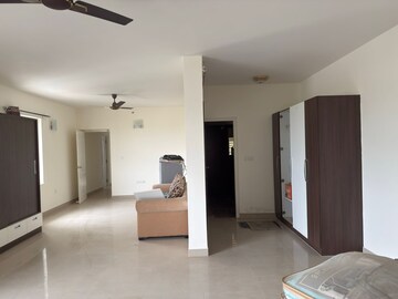 Room in 3 BHK Apartment at Bren Paddington, Sarjapur Road – for Sale