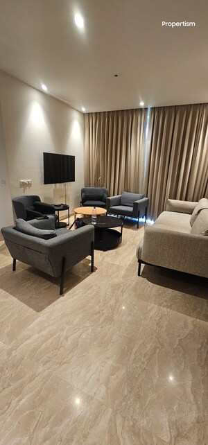 Team Area in 2 BHK Apartment at Hiranandani Castle Rock, Powai – for Rent