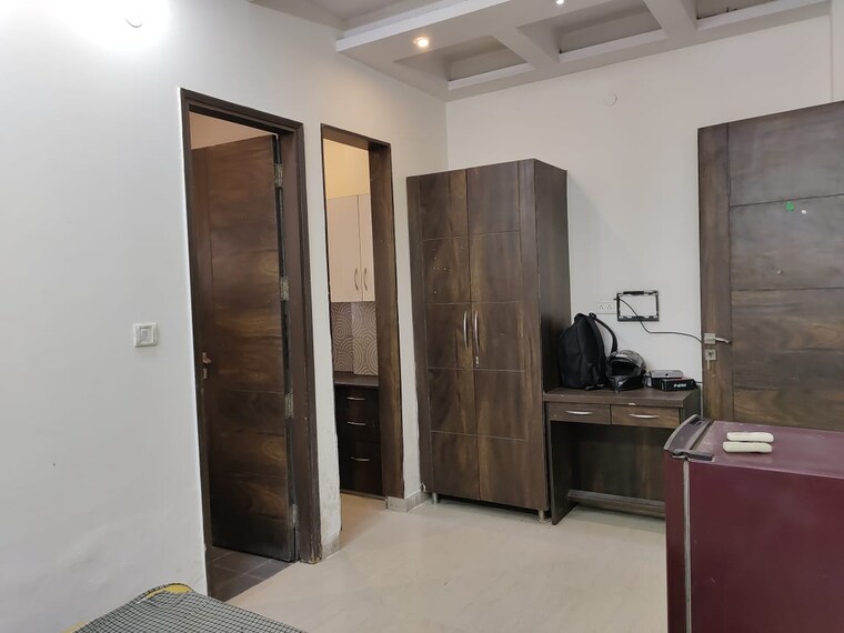 Living Room, queens-plaza 1 RK 250 Sq.Ft. Builder Floor In Sector 43 Gurgaon 9476641