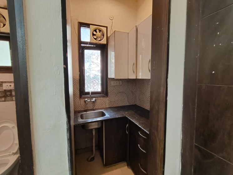Bathroom, queens-plaza 1 RK 250 Sq.Ft. Builder Floor In Sector 43 Gurgaon 9476641
