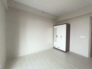 Room in 3 BHK Apartment at M3M Skywalk, Sector 74 – for Rent