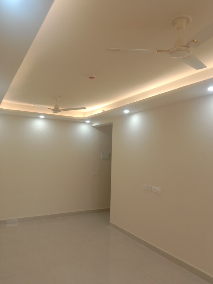 Room, signature-global-prime 2 Bedroom 834 Sq.Ft. Apartment In Sector 63a Gurgaon 9476643