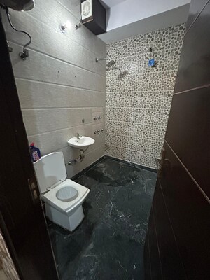 Attached Bathroom in 2 BHK Builder Floor at Lajpat Nagar ii – for Rent