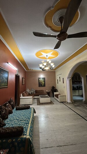 Living Room in 3 BHK Builder Floor at Sector 23 – for Rent