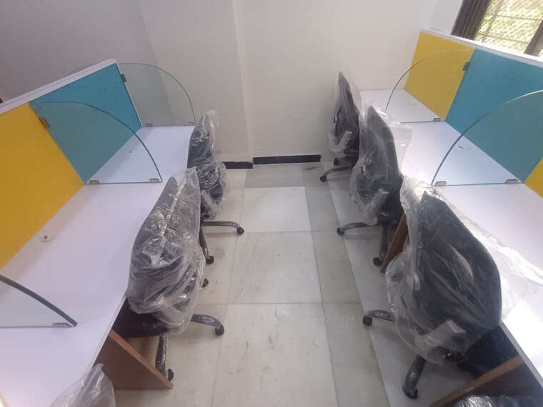 Team Area, kandivali west Commercial Office Space 500 Sq.Ft. In Kandivali West Mumbai 9476703