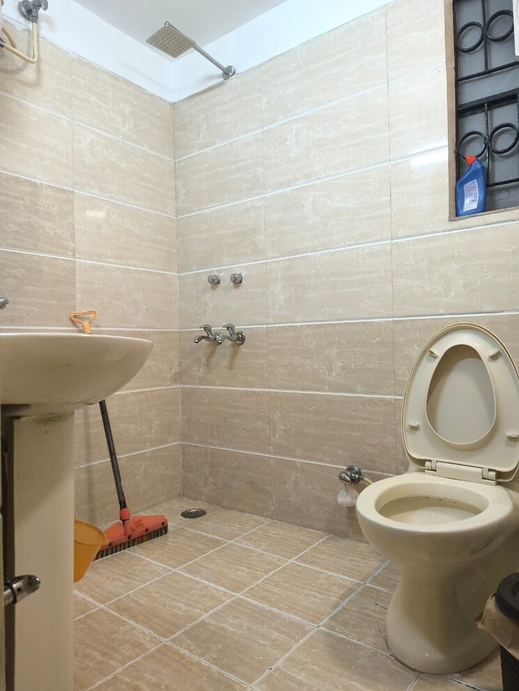 Bathroom, vasant kunj 2 Bedroom 678 Sq.Ft. Builder Floor In Vasant Kunj Delhi 9476758