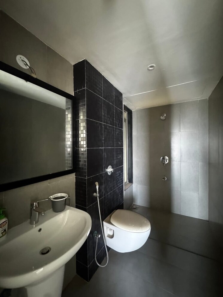 Bathroom, provident-palmvista 2 Bedroom 637 Sq.Ft. Apartment In Daighar Gaon Thane 9476653