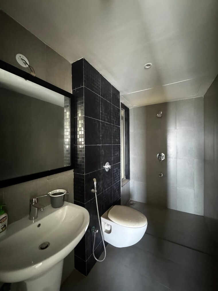 Bathroom, provident-palmvista 2 Bedroom 637 Sq.Ft. Apartment In Daighar Gaon Thane 9476653