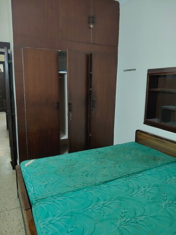 Bedroom in 2 BHK Builder Floor at Bhogal – for Rent