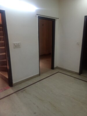 2 BHK Builder Floor For Rent in Rohini Sector 23