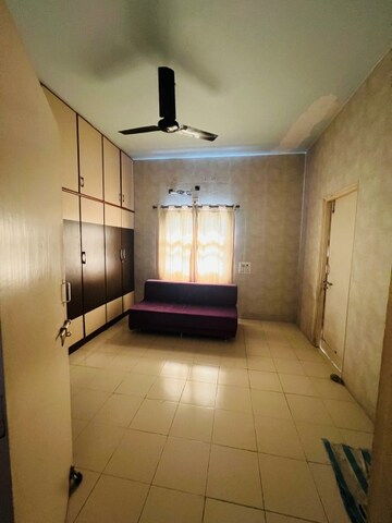 Room in 2 BHK Apartment at Nava Vadaj – for Rent