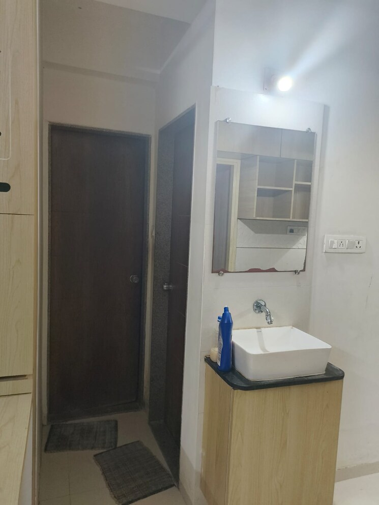 Bathroom, ahura nagar 1 Bedroom 1200 Sq.Ft. Apartment In Ahura Nagar Surat 9476923