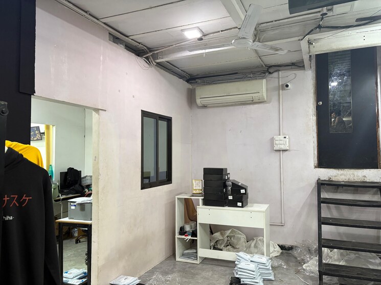 Living Room, mira road Commercial Warehouse 3300 Sq.Ft. In Mira Road Thane 9476915