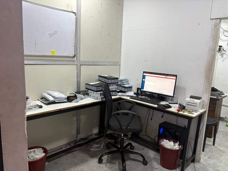 Team Area, mira road Commercial Warehouse 3300 Sq.Ft. In Mira Road Thane 9476915