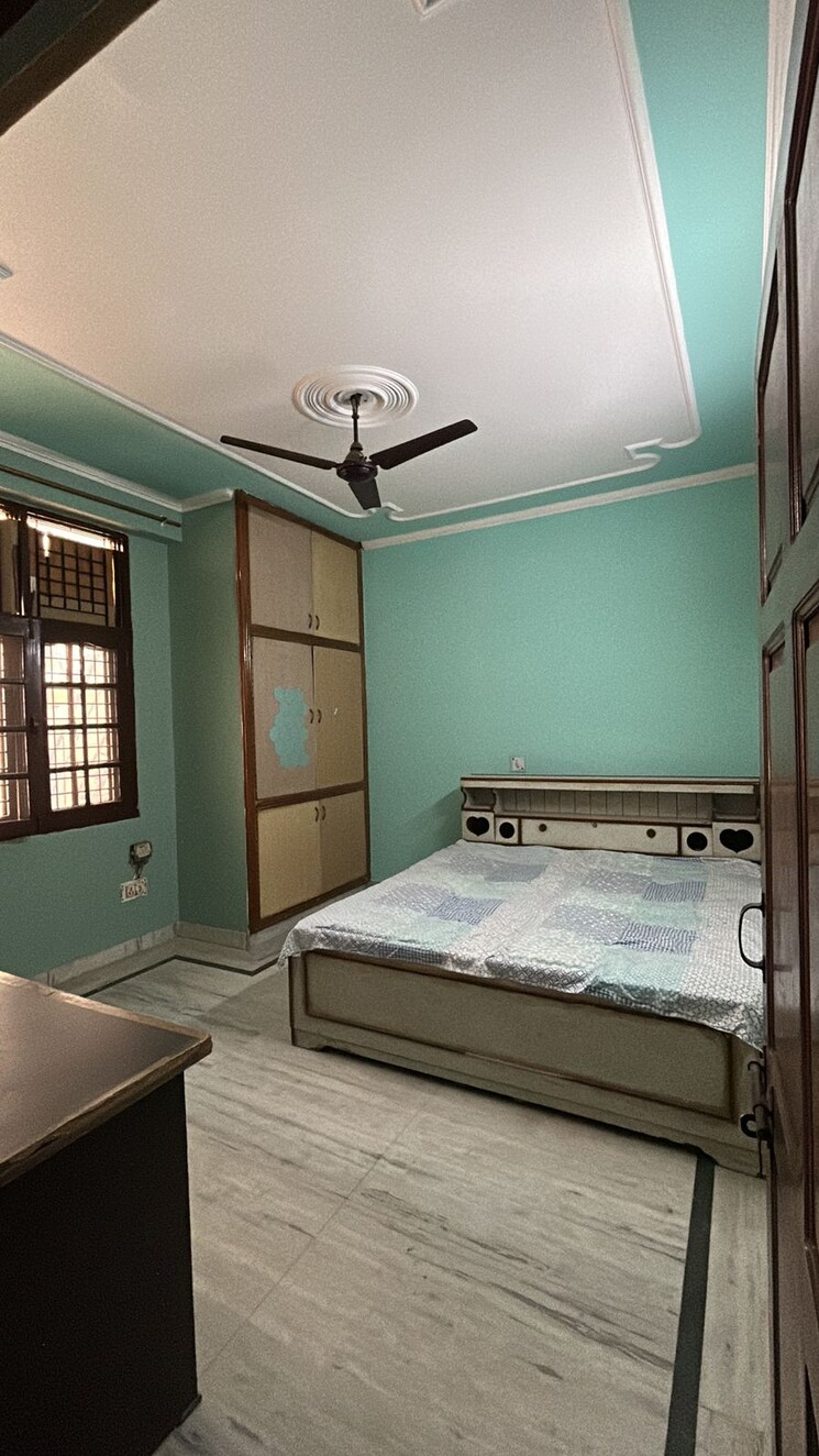 Bedroom, sector 23 3 Bedroom 2400 Sq.Ft. Builder Floor In Sector 23 Gurgaon 9476946