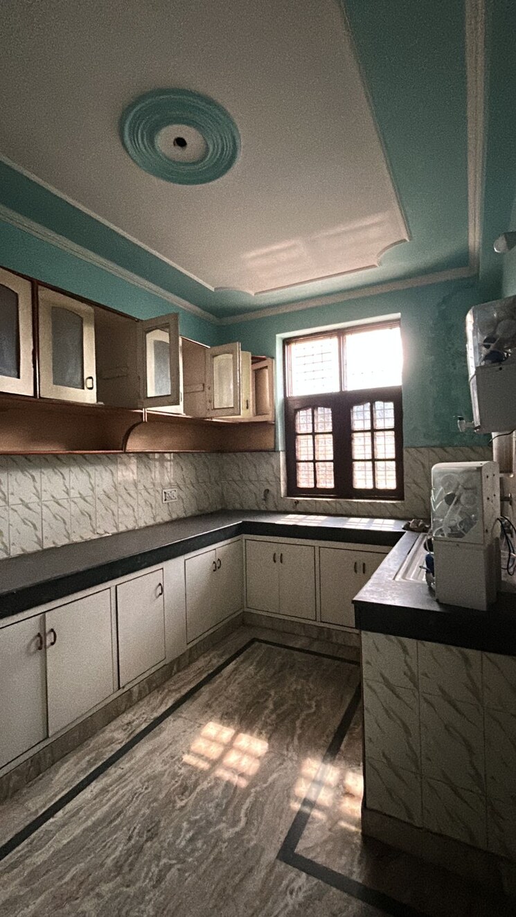 Kitchen, sector 23 3 Bedroom 2400 Sq.Ft. Builder Floor In Sector 23 Gurgaon 9476946