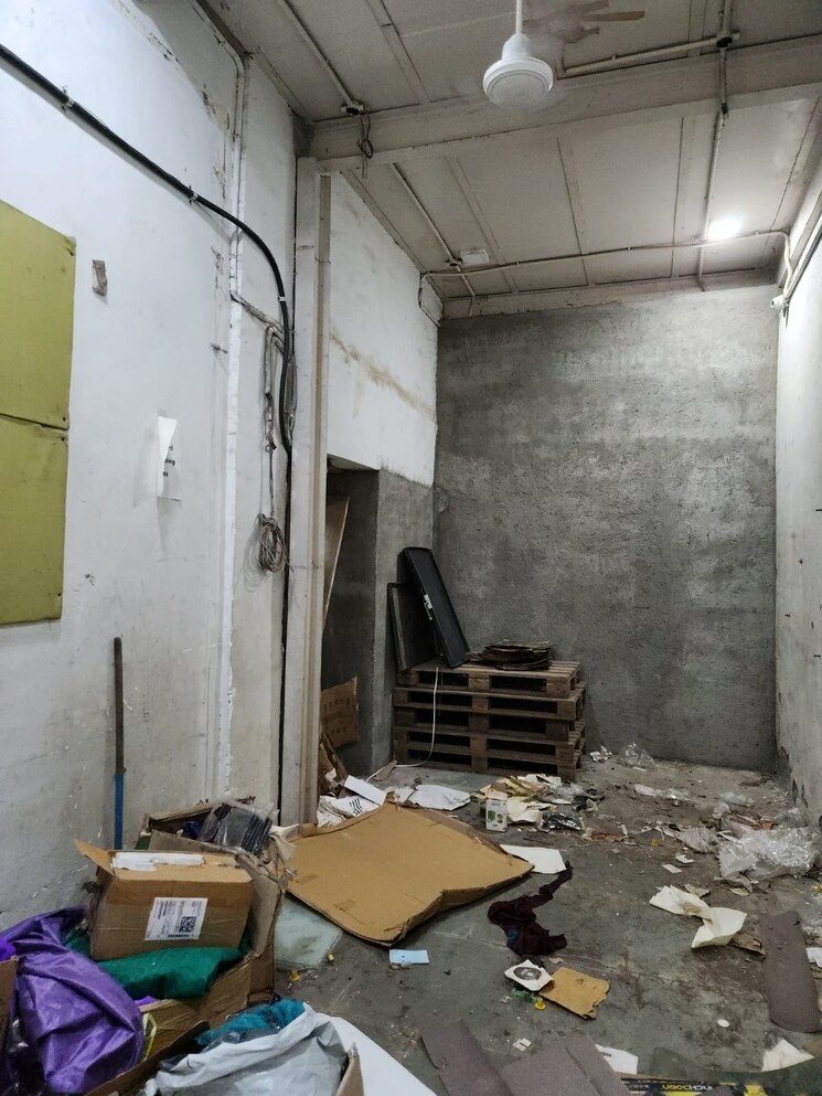 undefined, mira road Commercial Warehouse 200 Sq.Ft. In Mira Road Thane 9477099