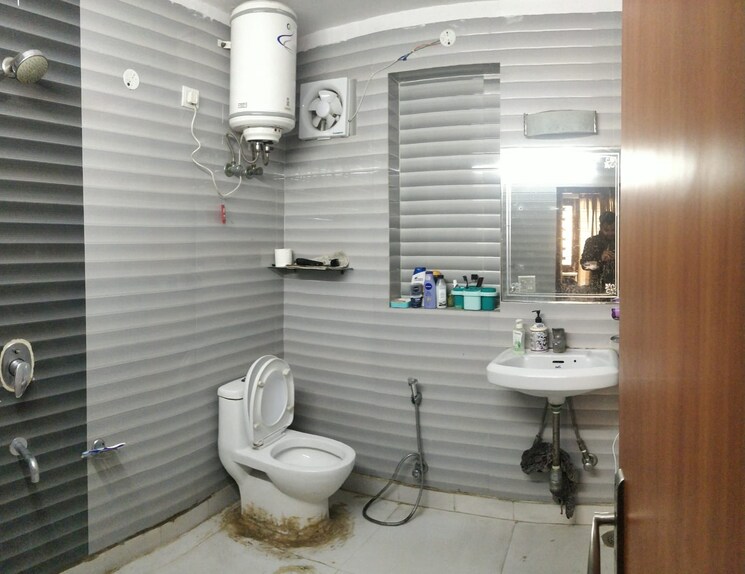 Bathroom, sector 23 3 Bedroom 2475 Sq.Ft. Builder Floor In Sector 23 Gurgaon 9477103