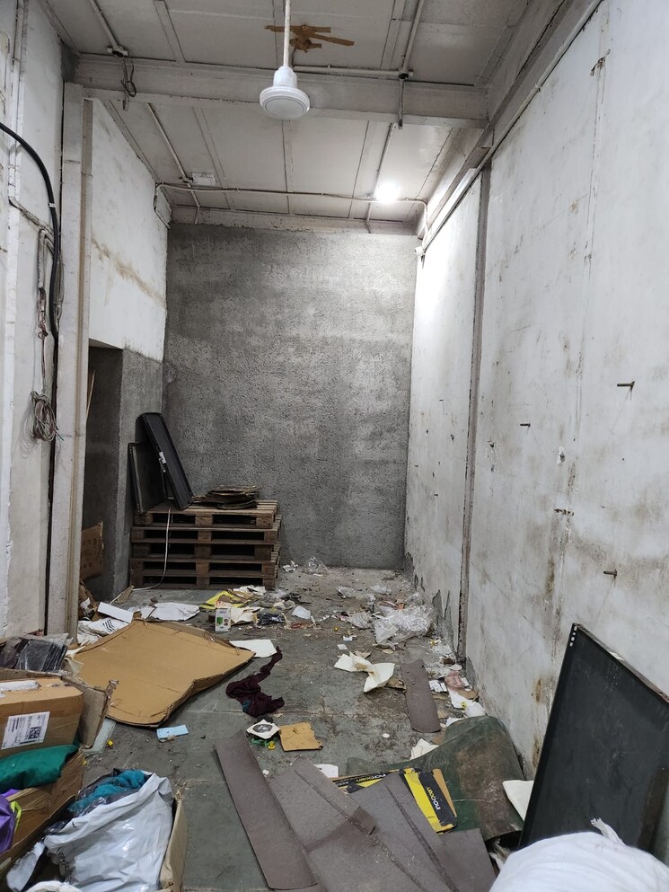 Kitchen, mira road Commercial Warehouse 200 Sq.Ft. In Mira Road Thane 9477099