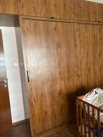 Furnished Amenities in 3 BHK Apartment at K Raheja Vistas, Powai – for Rent