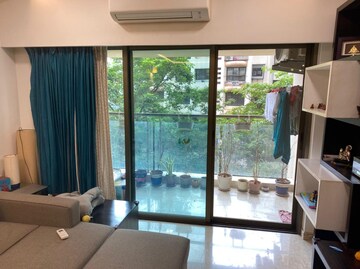 Room in 3 BHK Apartment at K Raheja Vistas, Powai – for Rent