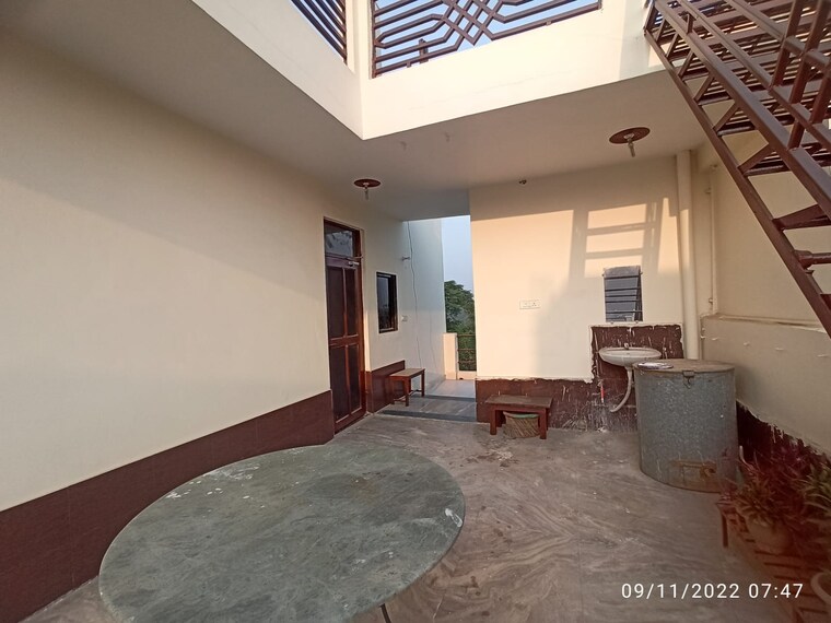 Bedroom, sector 21 1 Bedroom 600 Sq.Ft. Builder Floor In Sector 21 Gurgaon 9477238