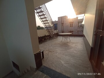 Living Room in 1 BHK Builder Floor at Sector 21 – for Rent
