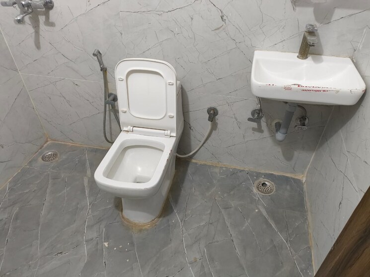 Bathroom, vipul-world-floors 1 RK 400 Sq.Ft. Builder Floor In Sector 48 Gurgaon 9477365