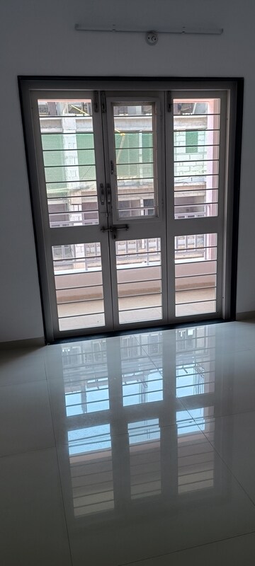 Room in 2 BHK Apartment at Aaiji Pink City, Lohgaon – for Rent