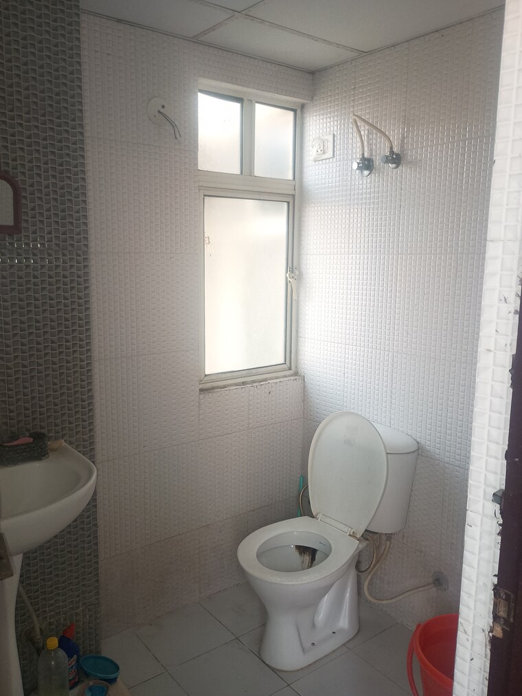 Bathroom, scc-sapphire 2 Bedroom 795 Sq.Ft. Apartment In Raj Nagar Extension Ghaziabad 9477381
