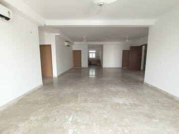 Building Lobby in 5 BHK Apartment at SS Linden, Sector 84 – for Rent