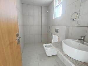 Bathroom in 5 BHK Apartment at SS Linden, Sector 84 – for Rent