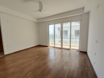 Room in 5 BHK Apartment at SS Linden, Sector 84 – for Rent