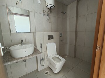 Bathroom in 5 BHK Apartment at SS Linden, Sector 84 – for Rent