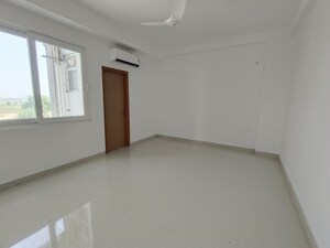Room in 5 BHK Apartment at SS Linden, Sector 84 – for Rent