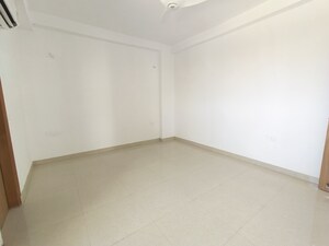 Room in 5 BHK Apartment at SS Linden, Sector 84 – for Rent