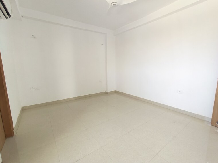 Room, ss-linden 5 Bedroom 2900 Sq.Ft. Apartment In Sector 84 Gurgaon 9477390