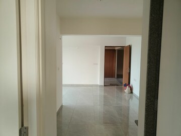 Room in 3 BHK Apartment at Sg Highway – for Rent