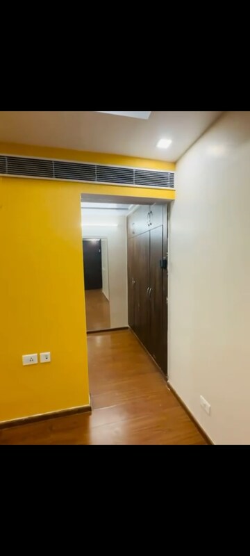  3.5 BHK Apartment at Gomti Nagar – for Rent